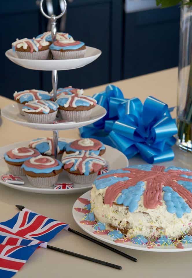 VE Day themed cakes and cupcakes